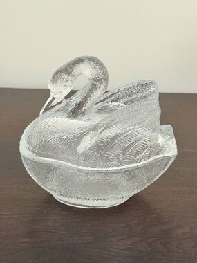 Textured Glass Swan Bird on a Nest Candy Jewelry Trinket Jar Dish